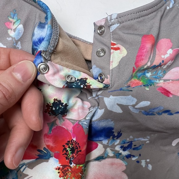 VYB Tank Swimsuit Top w/ Pads Gray Pink Floral Snaps Medium - Picture 3 of 9